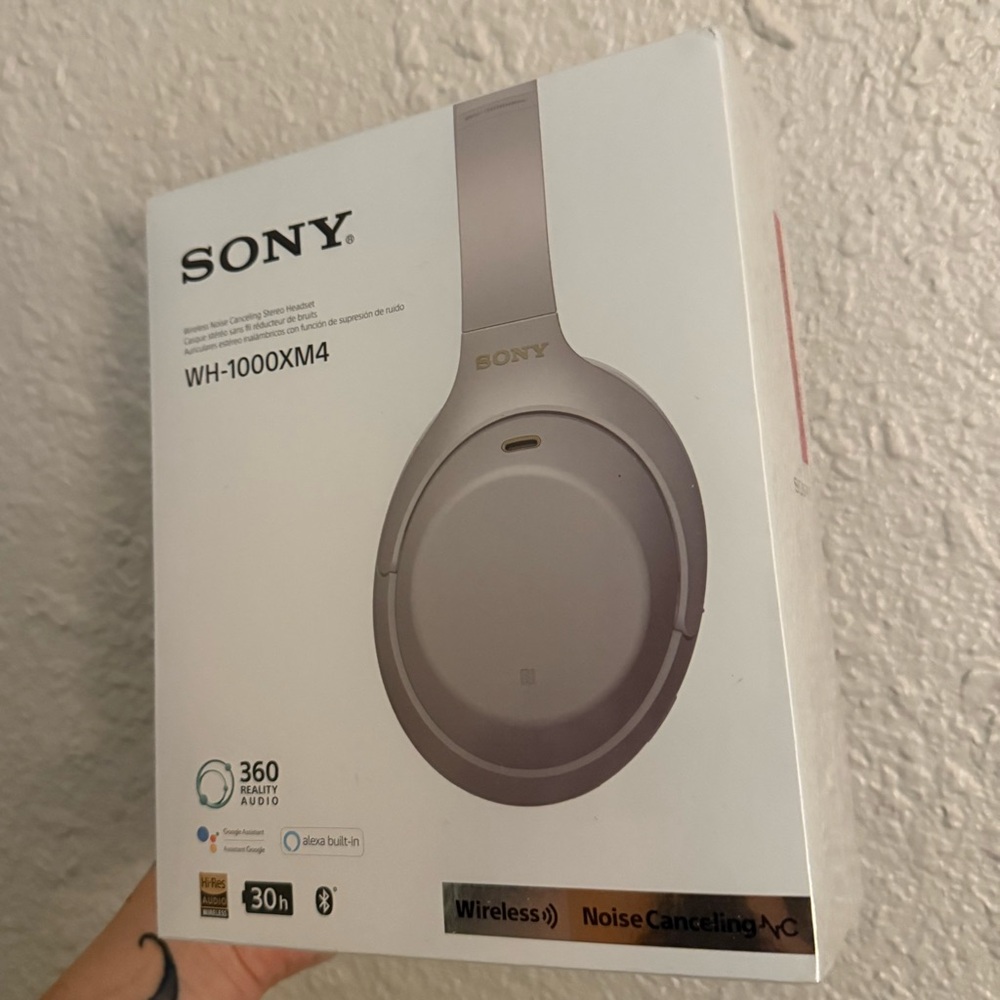 Sony XM4 - SEALED (Brand New)